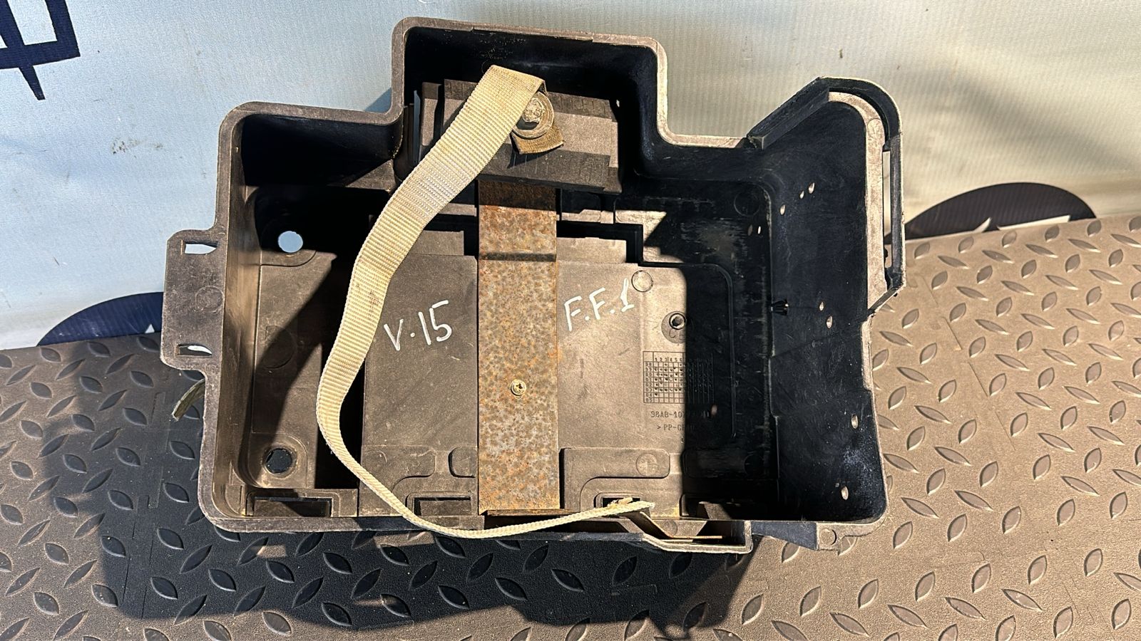 Крепление АКБ Ford Focus 1998-2007