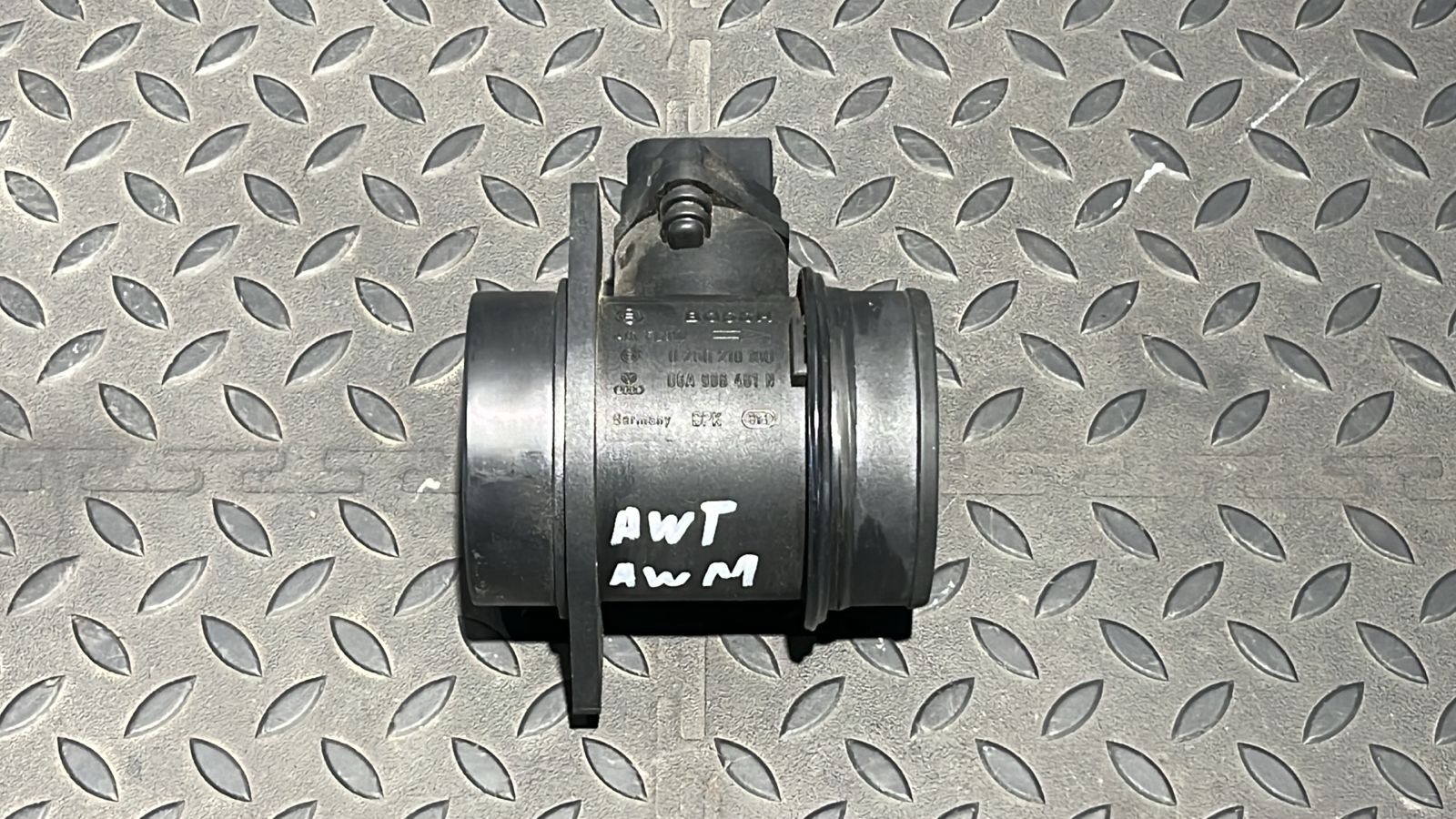 Расходомер (ДМРВ) Volkswagen Passat/B5 1996-2005