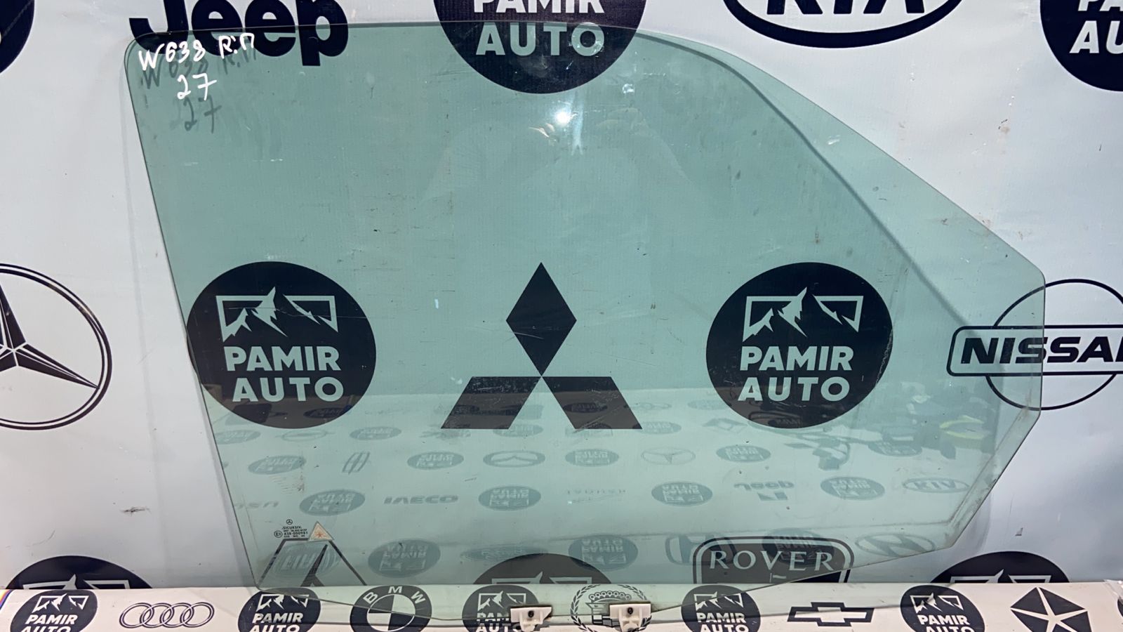 Стекло двери переднее правое Mercedes Vito/W638 1996-2003