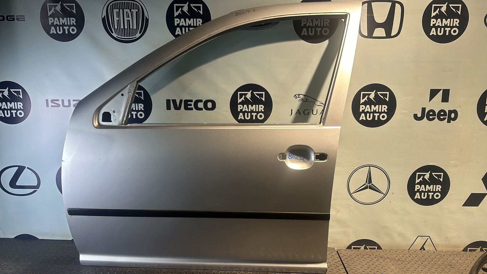 Дверь передняя левая Volkswagen Golf/4 1997-2006