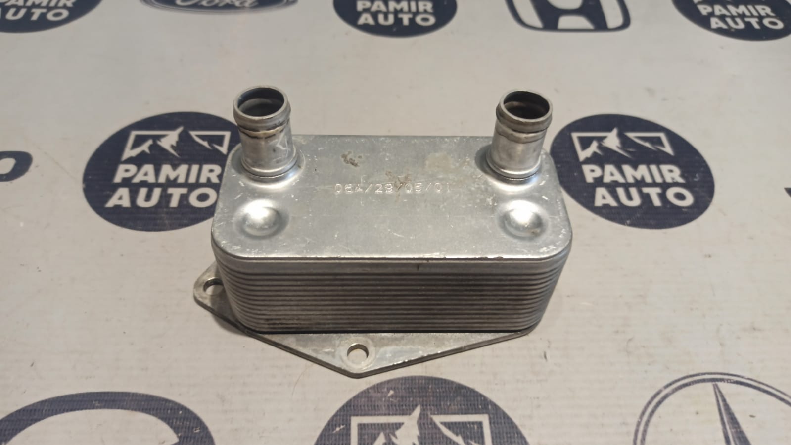 Радиатор масляный (Теплообменник) BMW 5/E39 1995-2004