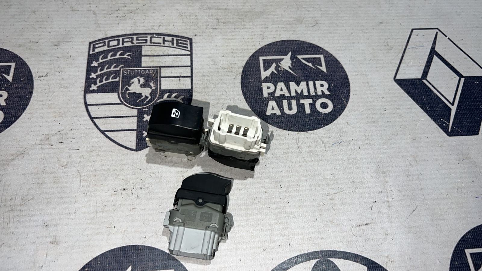 Кнопка стеклоподъемника Renault Scenic/2 2003-2009