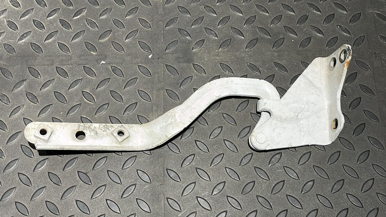 Петля капота левая Mercedes Vito/W639 2003-2014