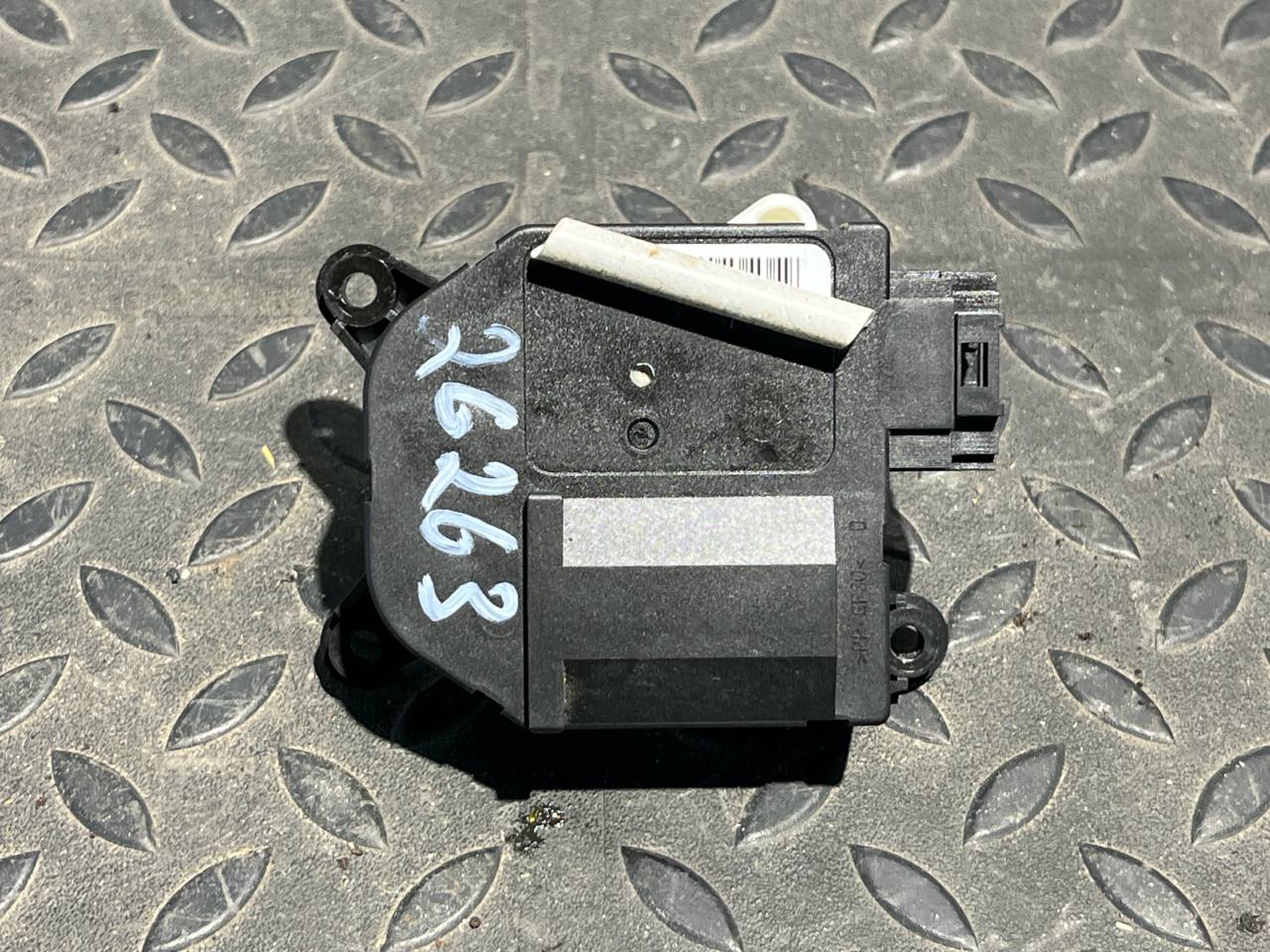 Моторчик заслонки отопителя Opel Signum 2003-2008