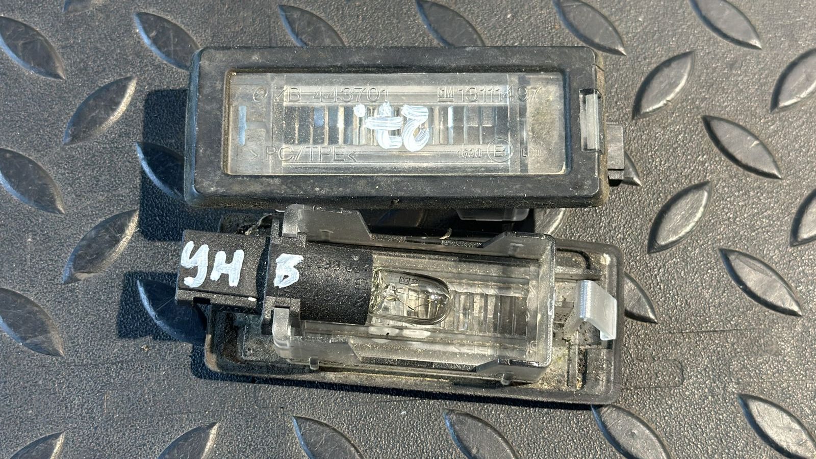 Фонарь подсветки номера Opel Vectra/C 2002-2008