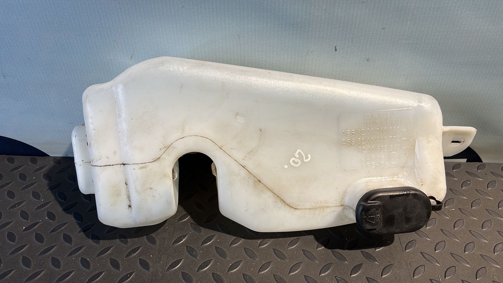 Бачок омывателя Renault Sandero 2009-2014