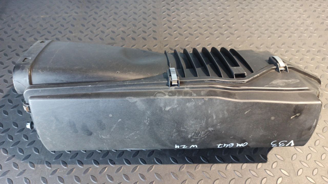 Корпус воздушного фильтра Mercedes E/W211 2002-2009