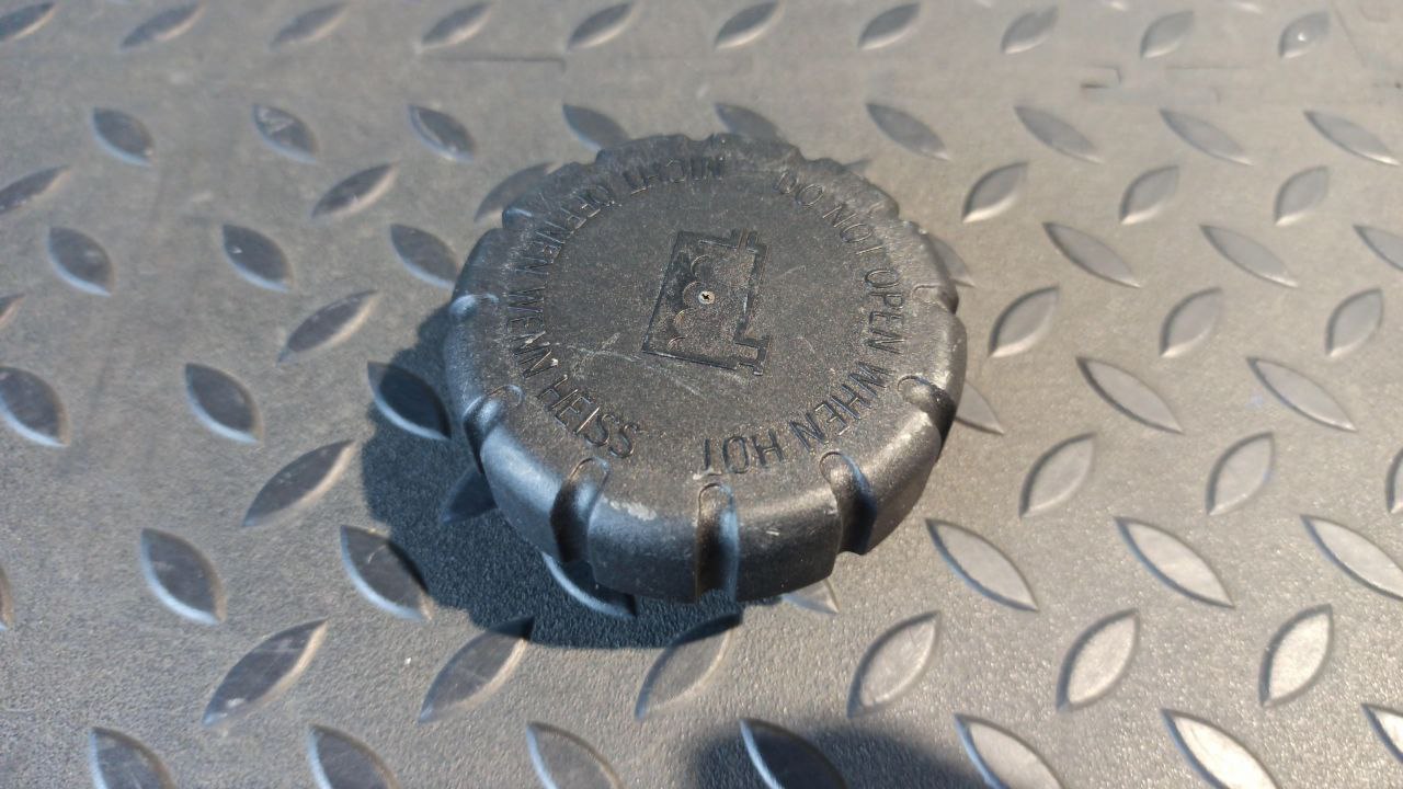 Крышка расширительного бачка Mercedes E/W211 2002-2009