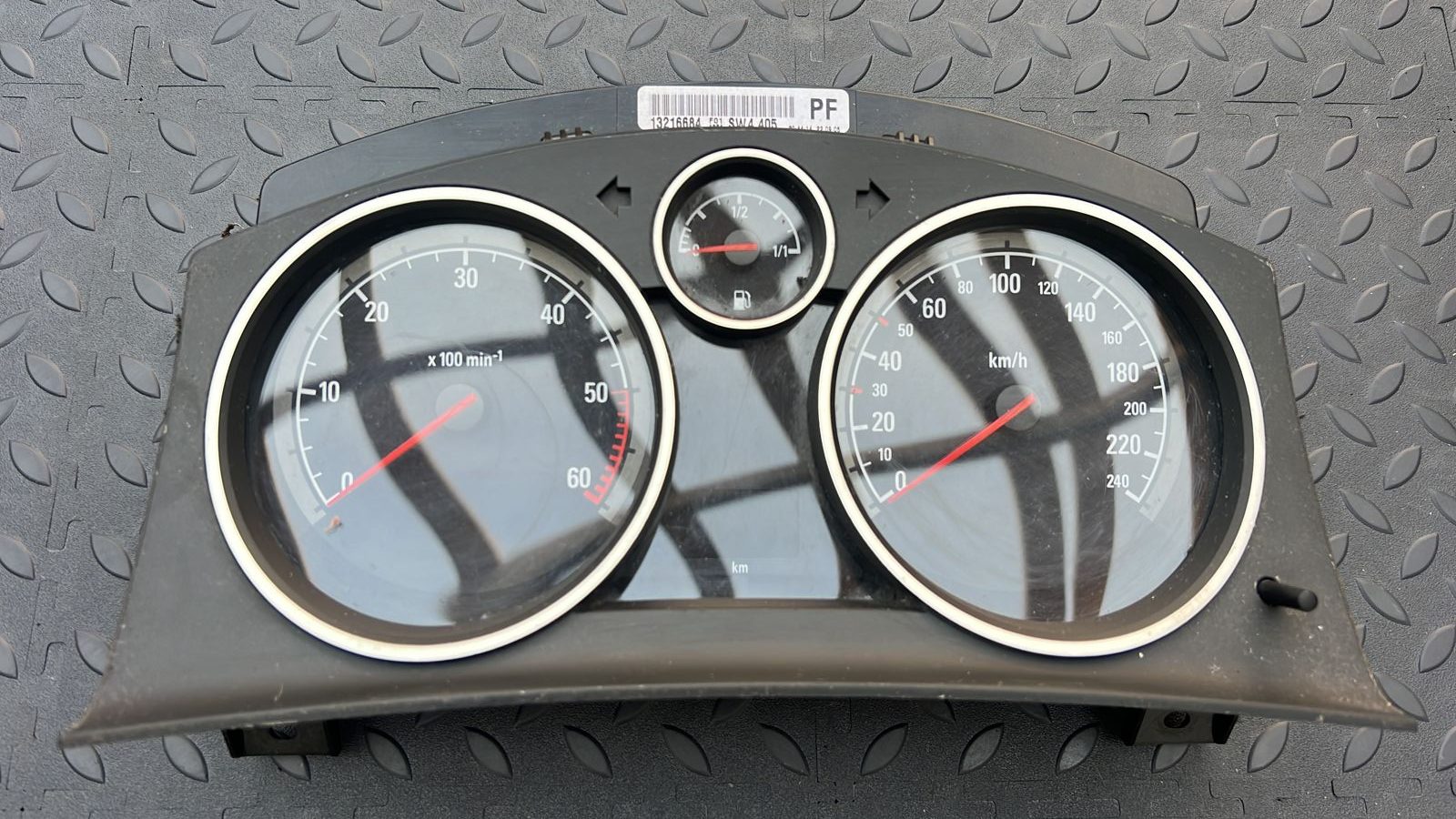 Комбинация приборов (Щиток) Opel Zafira/B 2005-2014