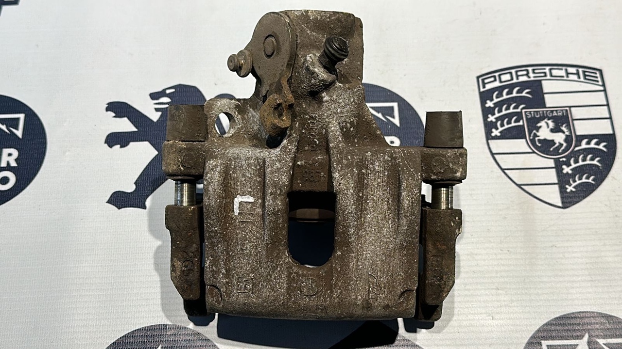 Суппорт задний левый Ford C-Max 2003-2010