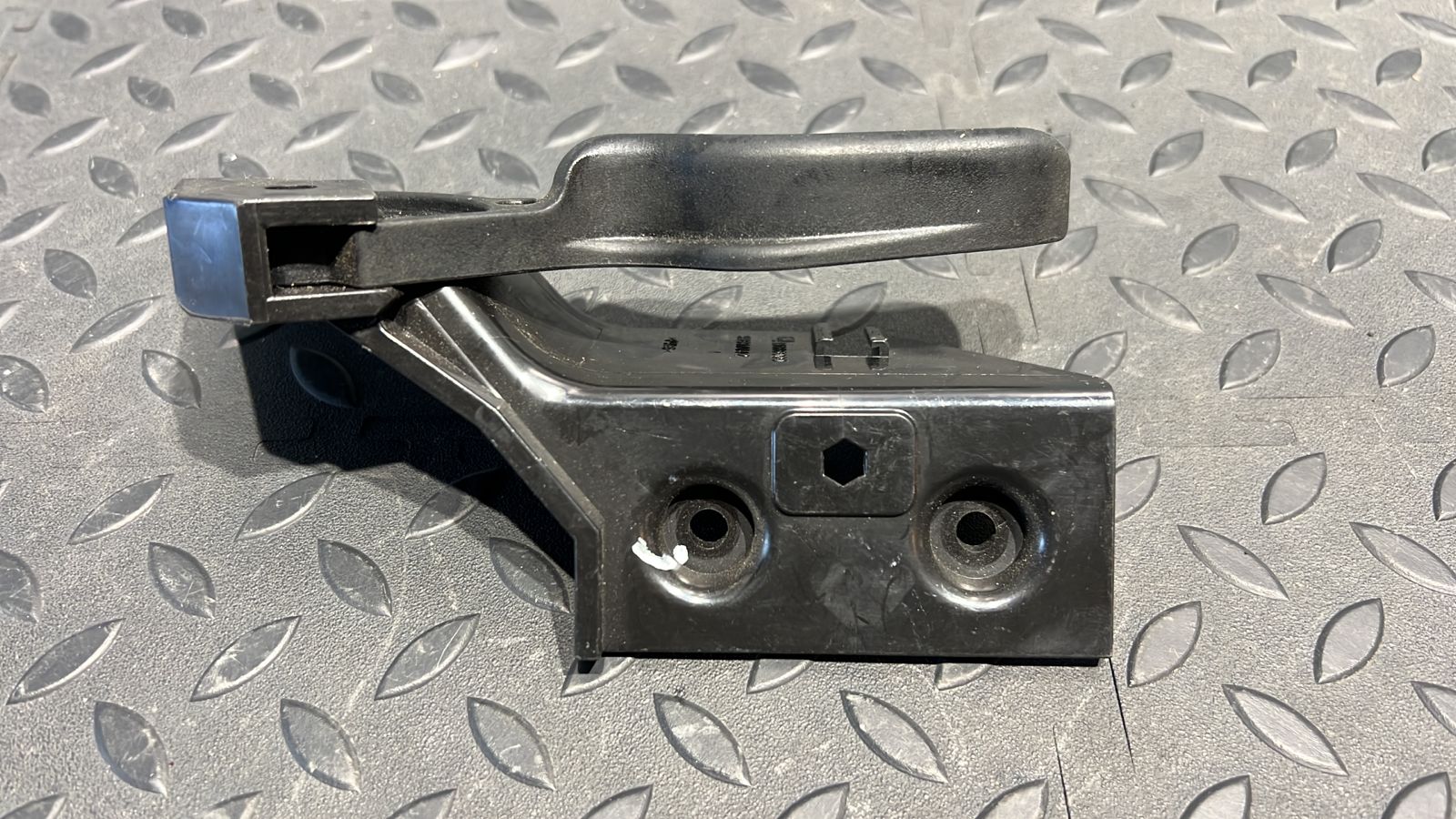 Ручка открывания капота Opel Corsa/D 2006-2014