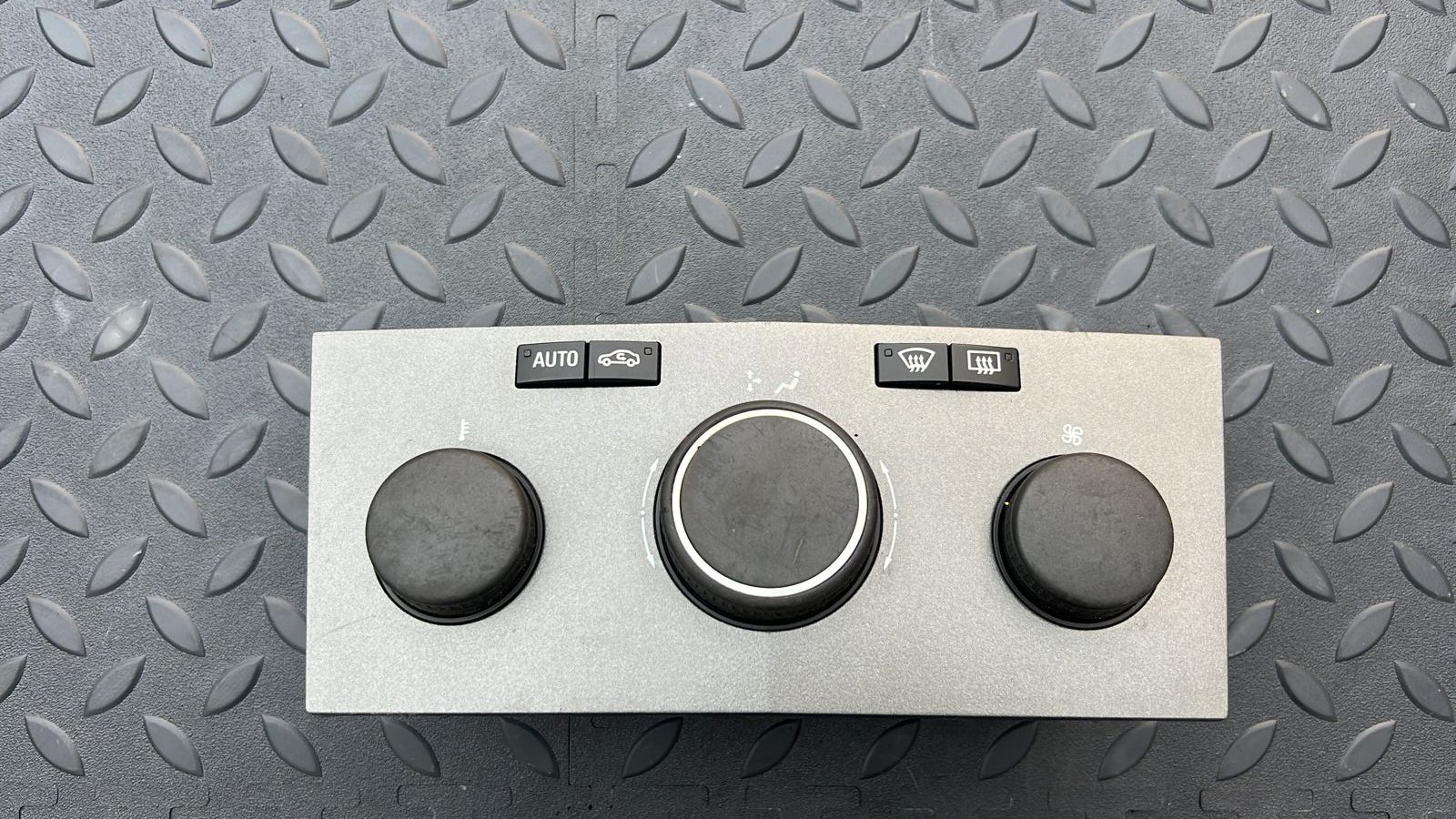 Блок управления климатом Opel Zafira/B 2005-2014