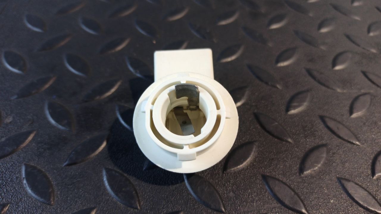 Патрон лампы заднего внутреннего фонаря Volkswagen Golf/5 2003-2009