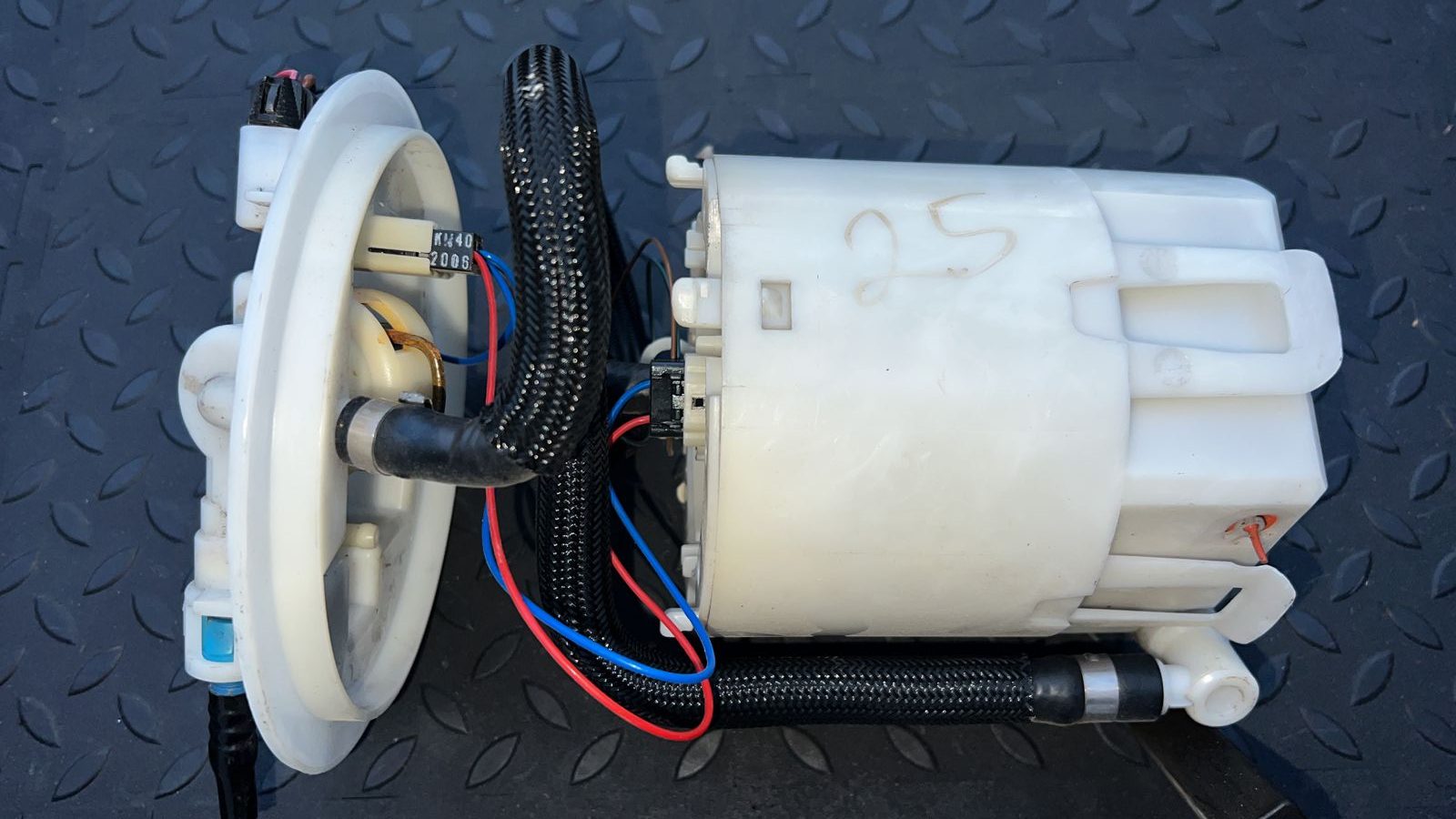 Насос топливный Opel Vectra/C 2002-2008