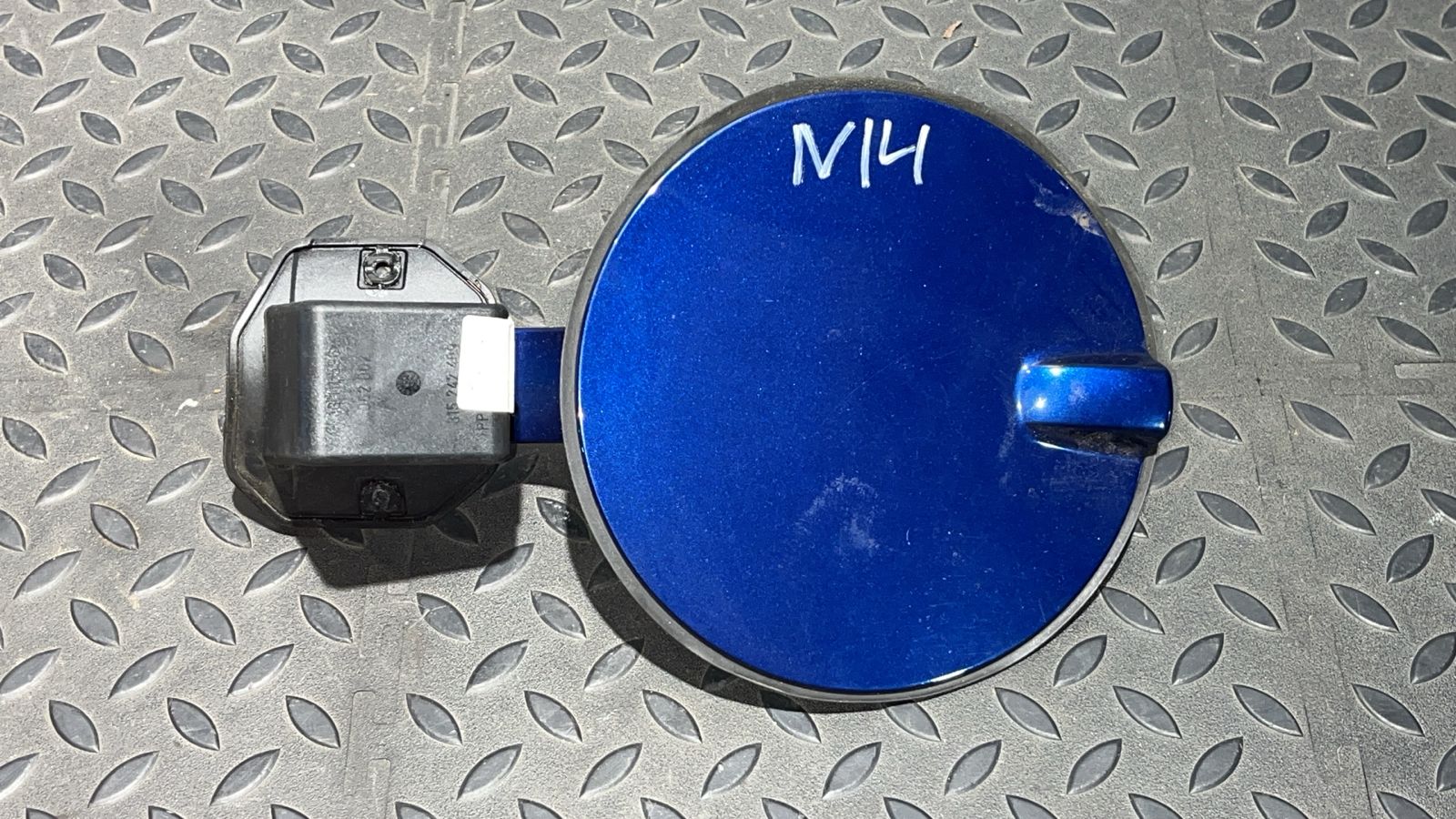 Лючок бензобака Opel Zafira/B 2005-2014