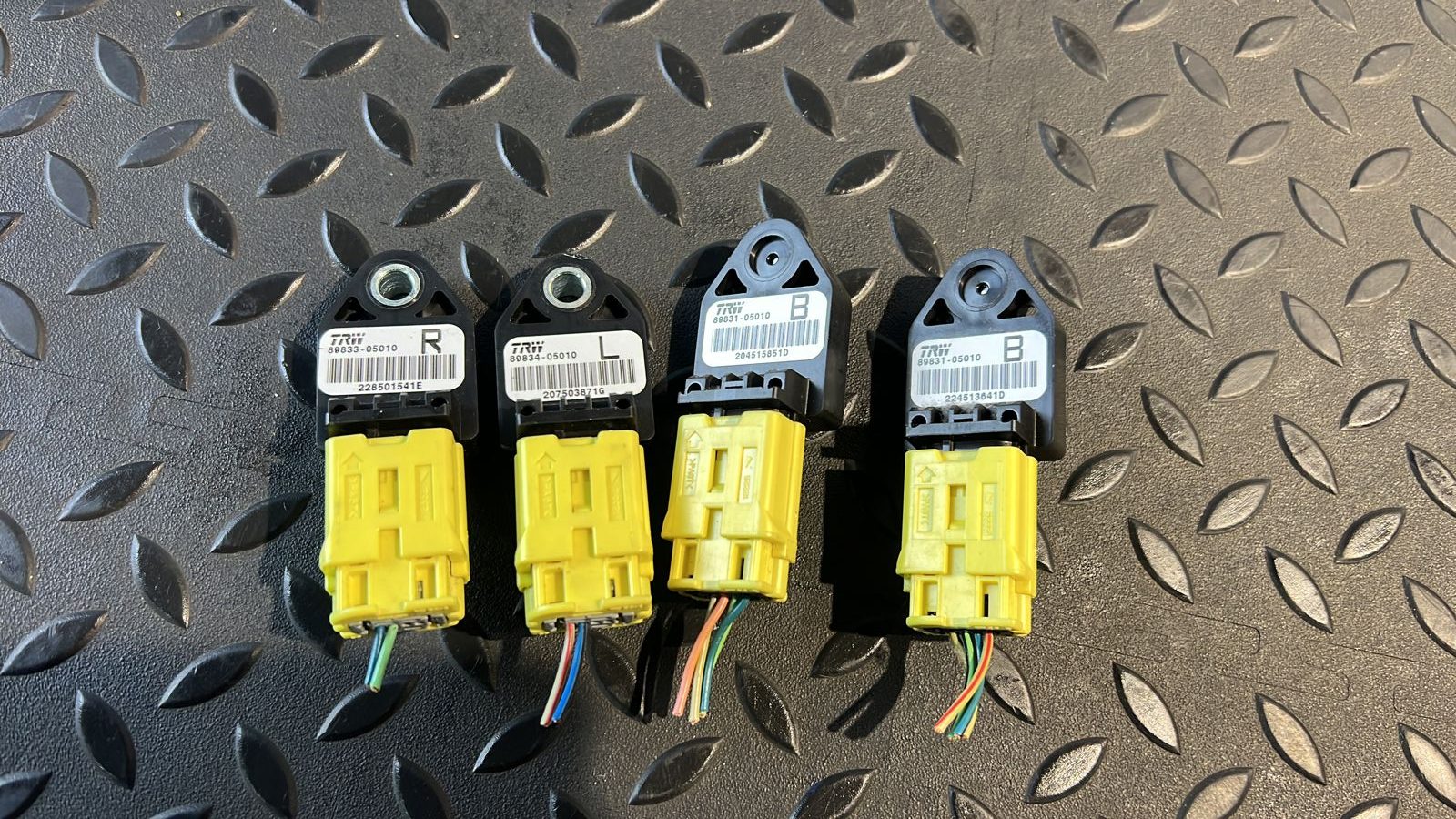 Датчик AIR BAG Toyota Avensis/2 2003-2009