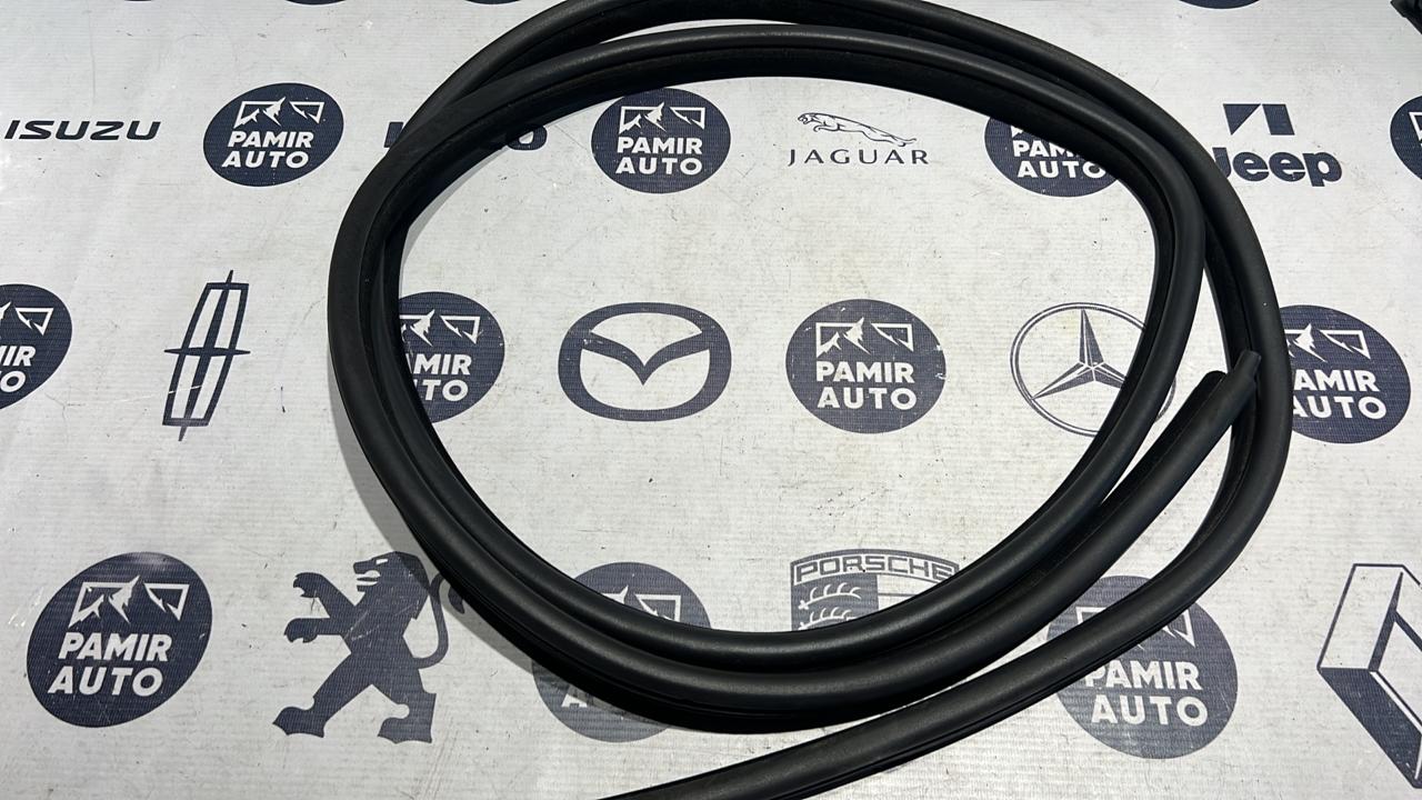 Уплотнитель двери передний BMW 5/E39 1995-2004