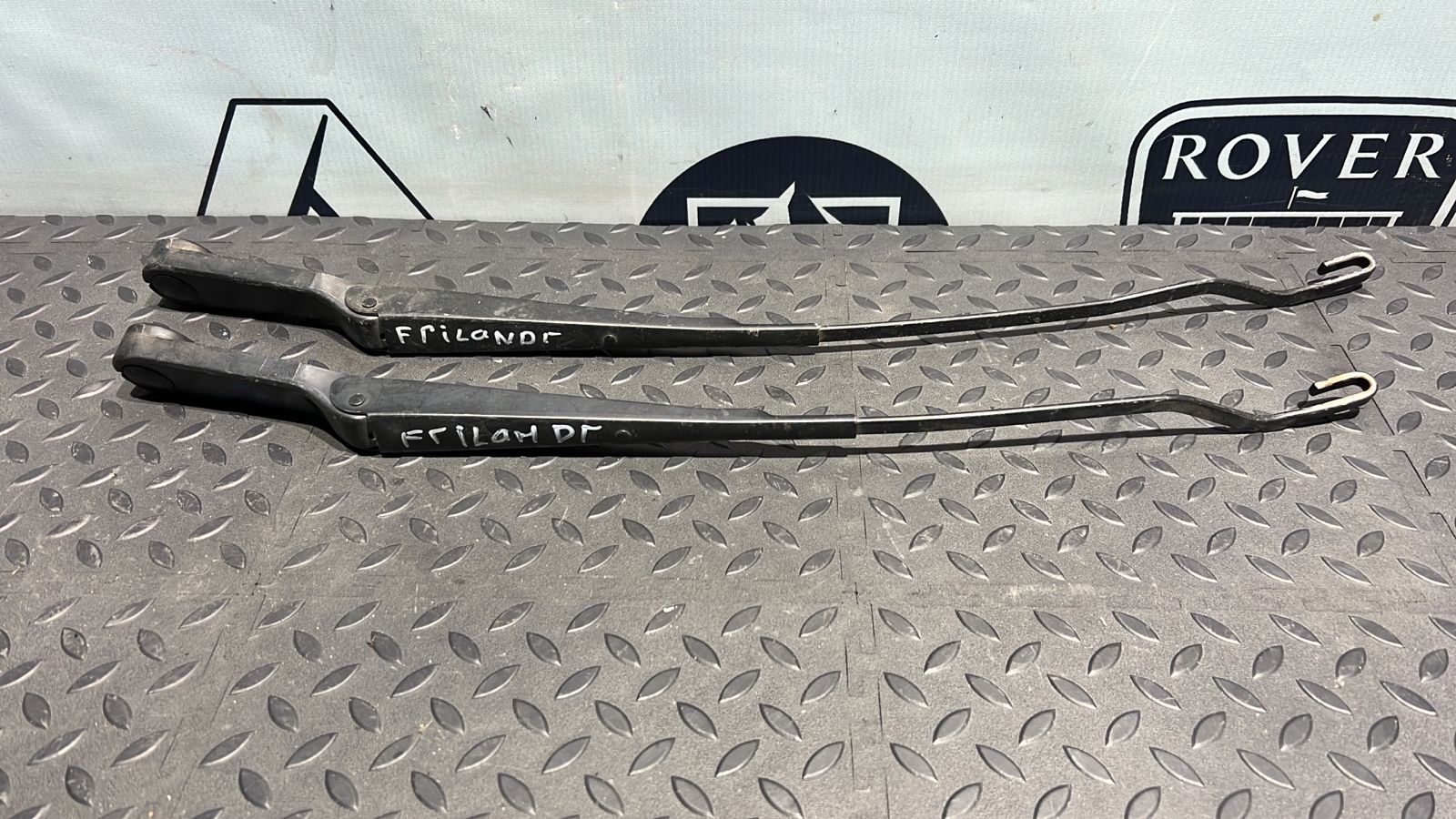 Поводок стеклоочистителя Land Rover Freelander 1998-2006