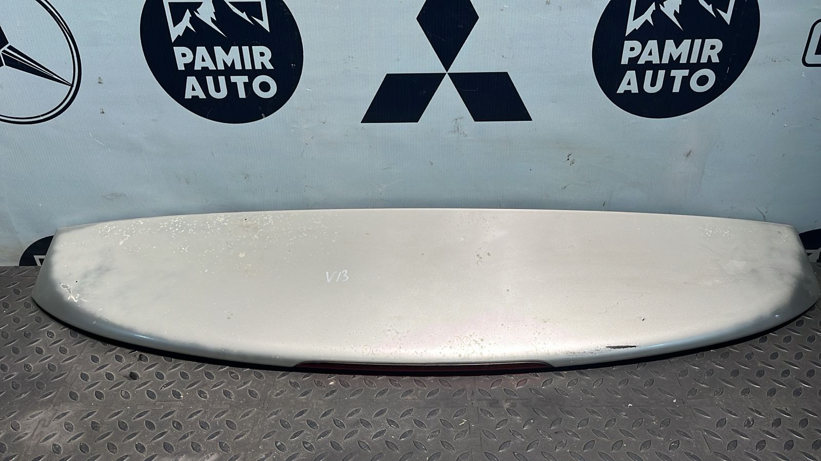 Спойлер багажника Toyota Avensis/2 2003-2009