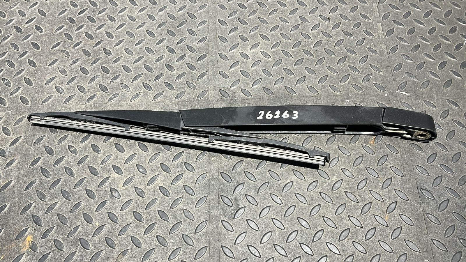 Поводок стеклоочистителя задний Opel Signum 2003-2008