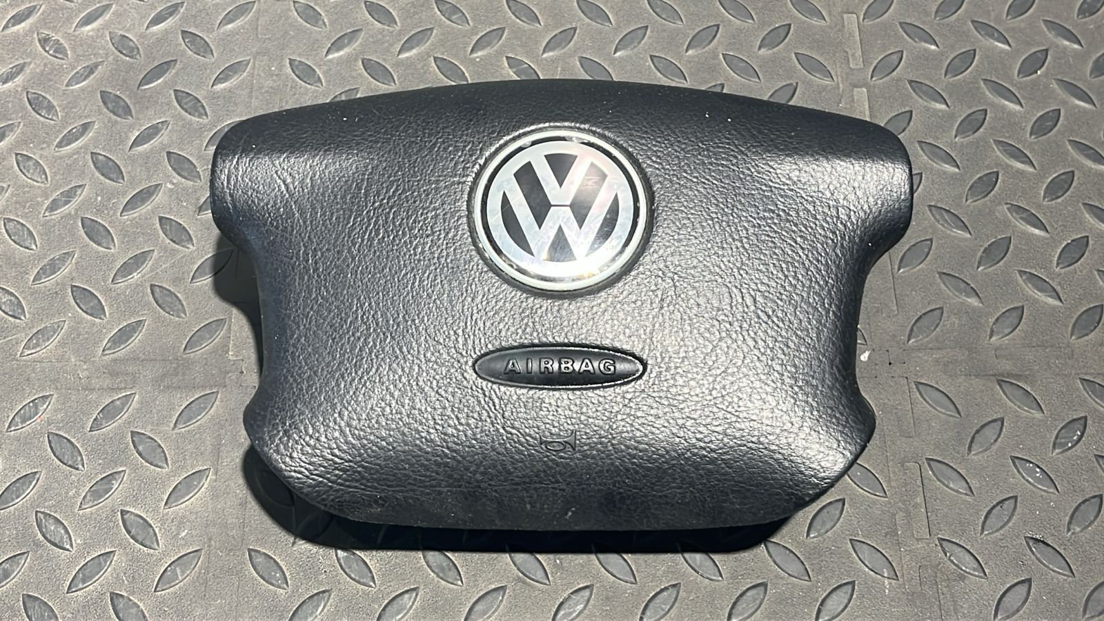 Подушка безопасности в руль Volkswagen Golf/4 1997-2006