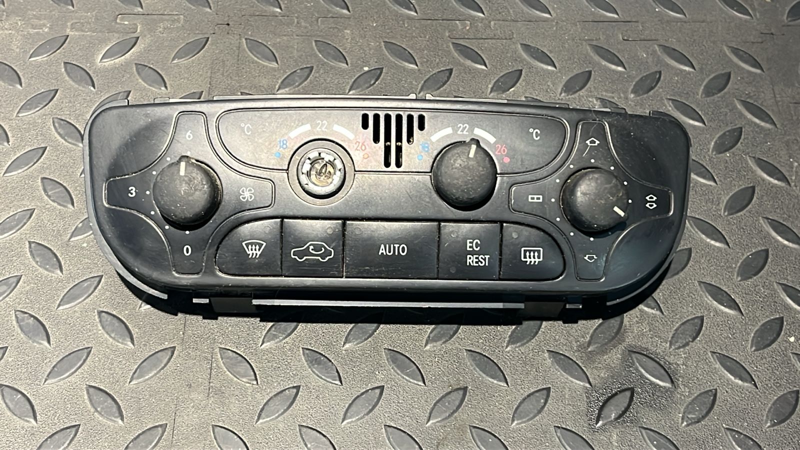 Блок управления климатом Mercedes C/W203 2000-2008