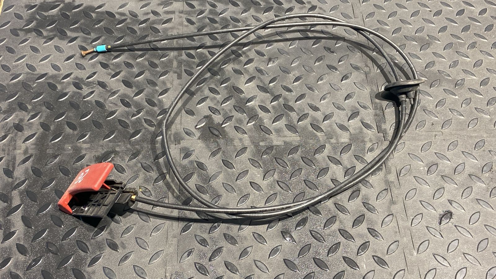 Ручка открывания капота Mercedes Vito/W639 2003-2014