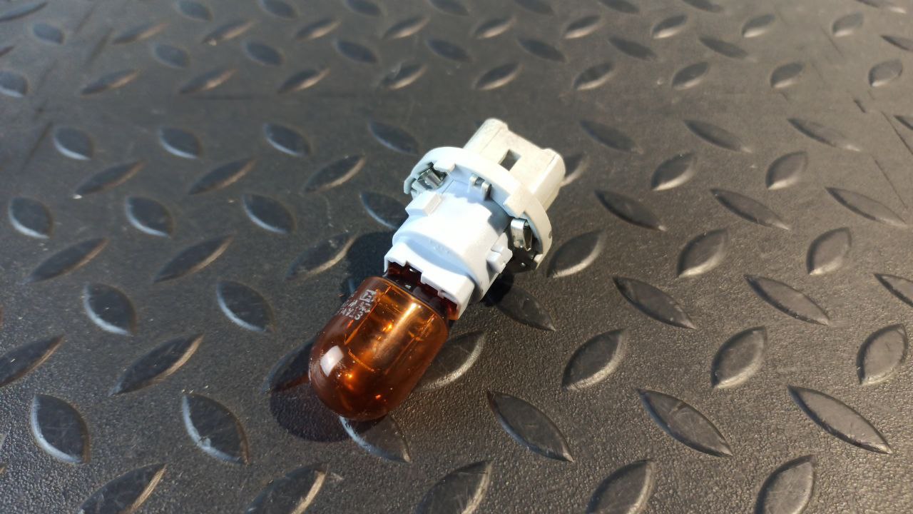 Патрон лампы указателя поворота Toyota Land Cruiser Prado/120 2002-2009