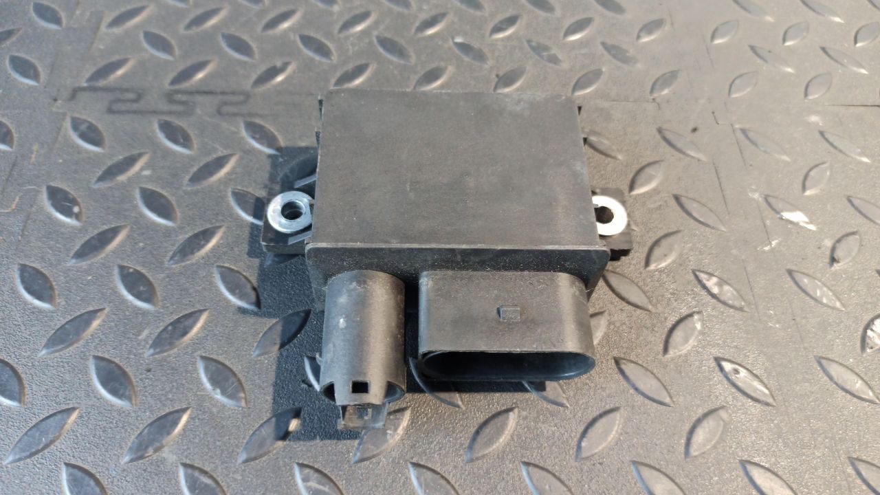 Реле свечей накала Mercedes E/W211 2002-2009