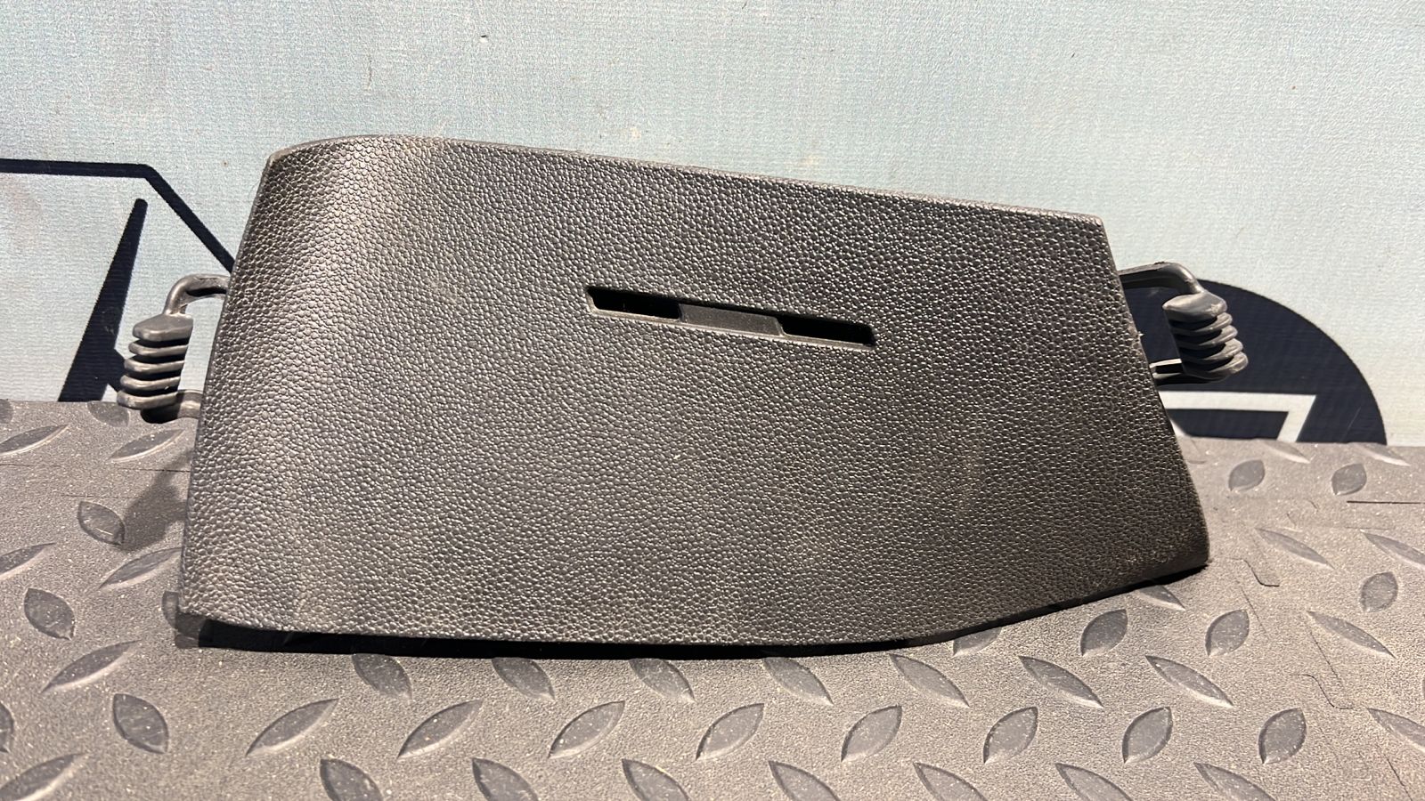 Накладка на торпедо правая Opel Corsa/D 2006-2014