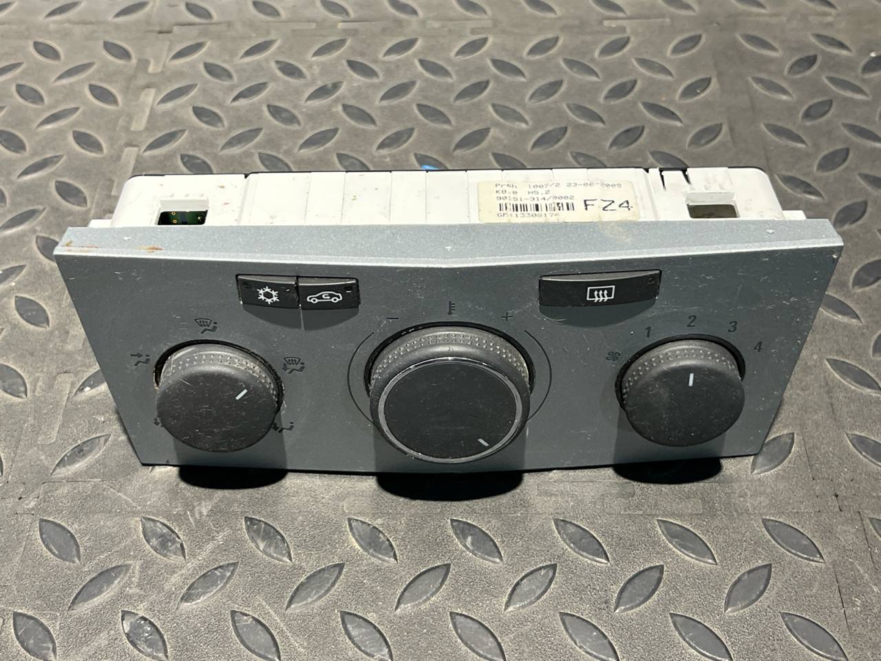 Блок управления климатом Opel Astra/H 2004-2014