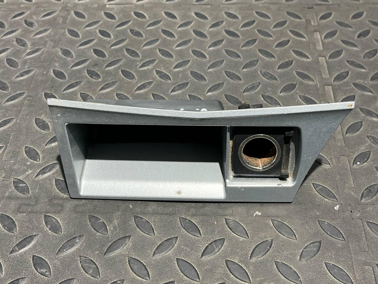 Бардачок Opel Astra/H 2004-2014