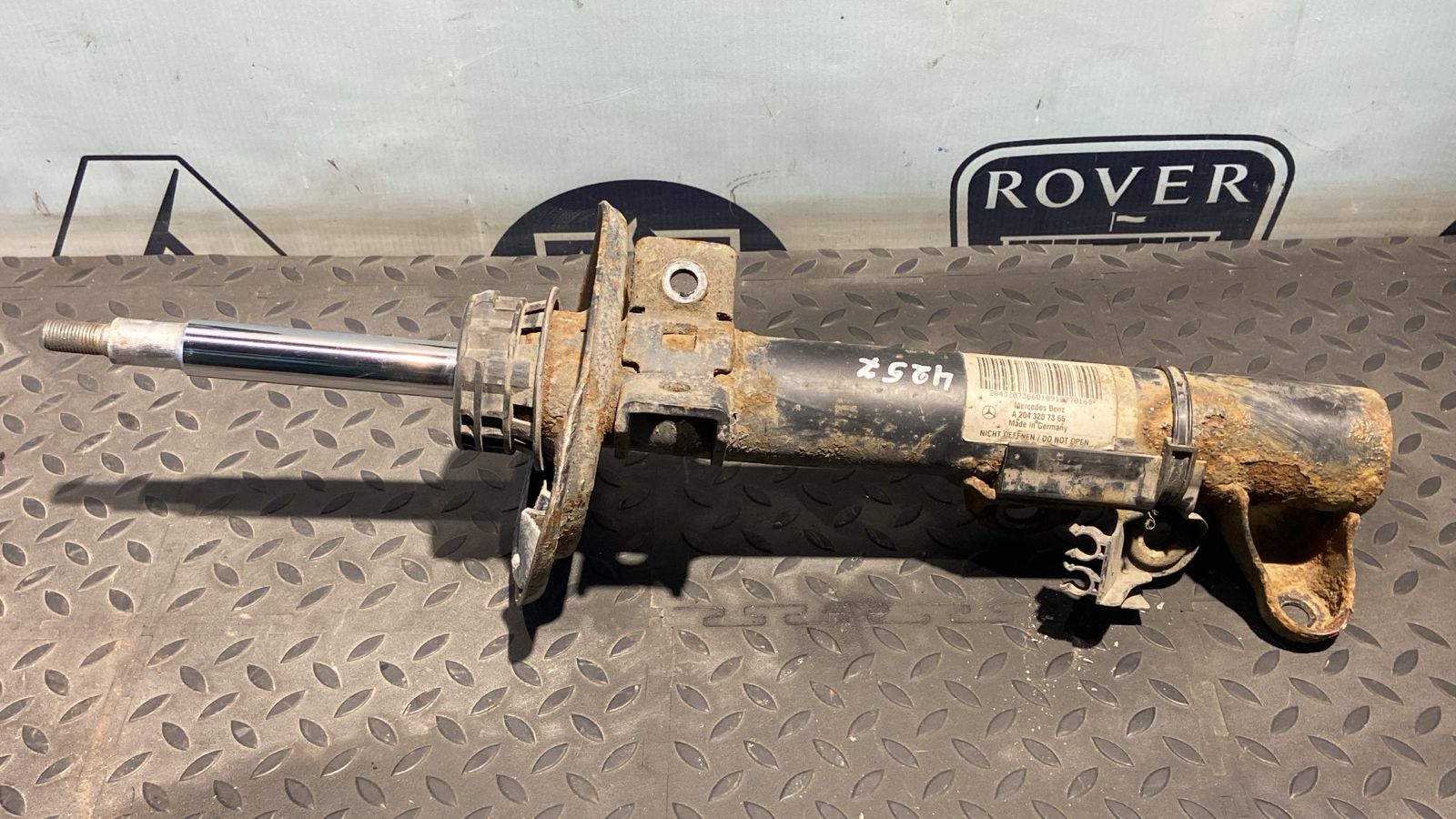 Амортизатор передний Mercedes C/W204 2006-2015