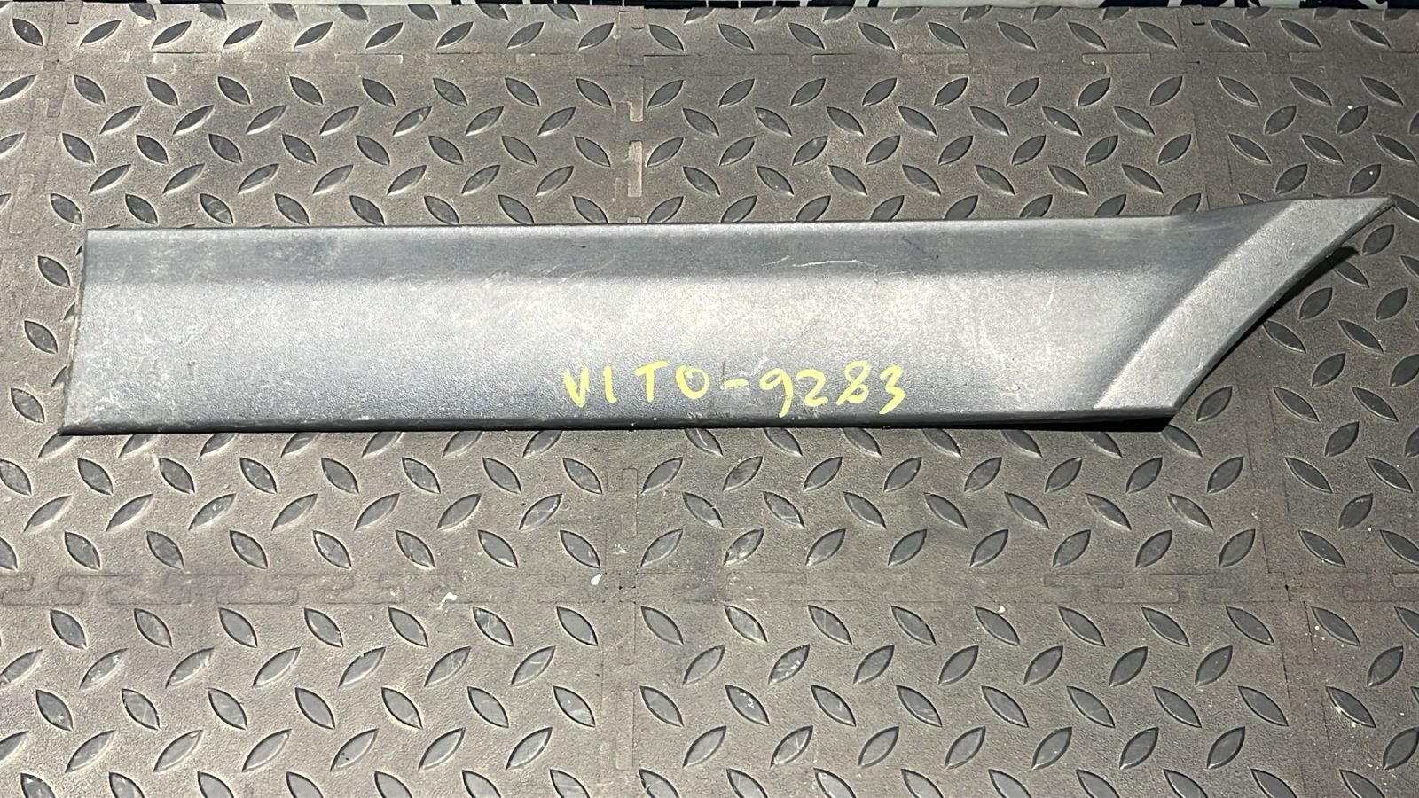 Молдинг крыла задний левый Mercedes Vito/W639 2003-2014