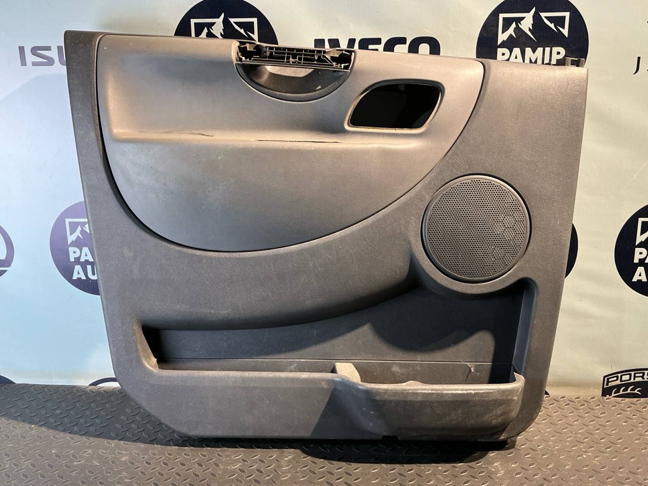 Обшивка двери передняя левая Peugeot Expert/2 2007-2016