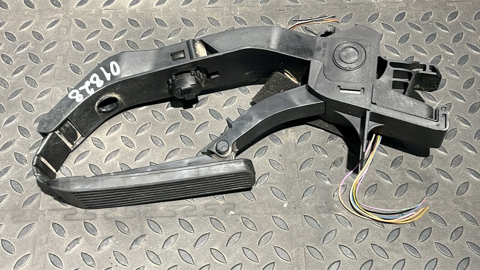 Педаль газа Mercedes C/W203 2000-2008