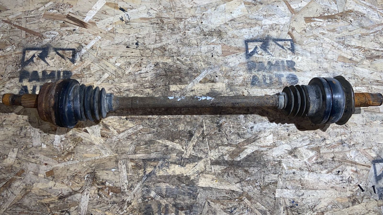 Полуось задняя правая Mercedes E/W211 2002-2009