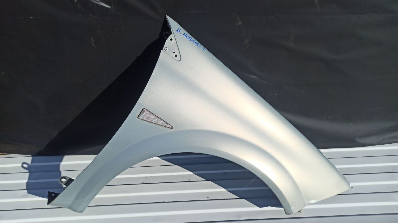 Крыло переднее правое Renault Megane/2 2002-2009
