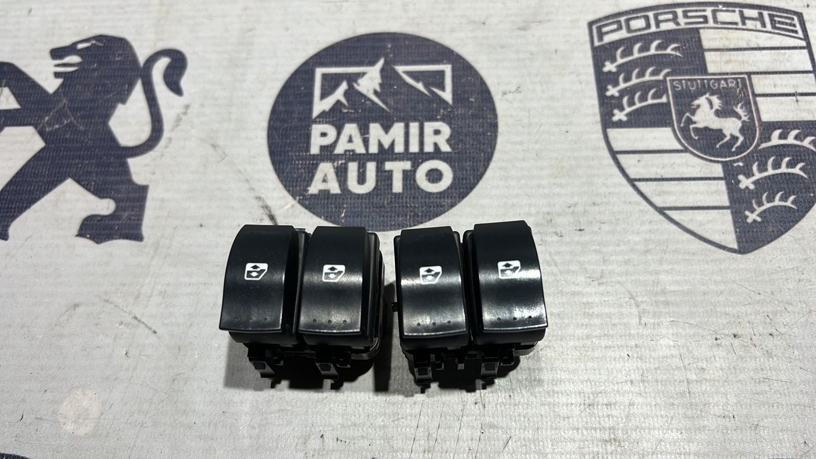 Блок управления стеклоподъемниками Renault Scenic/2 2003-2009