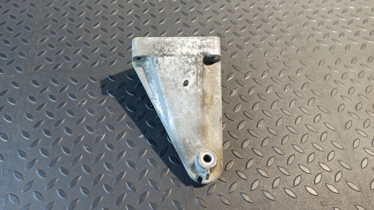 Кронштейн двигателя Mercedes E/W211 2002-2009