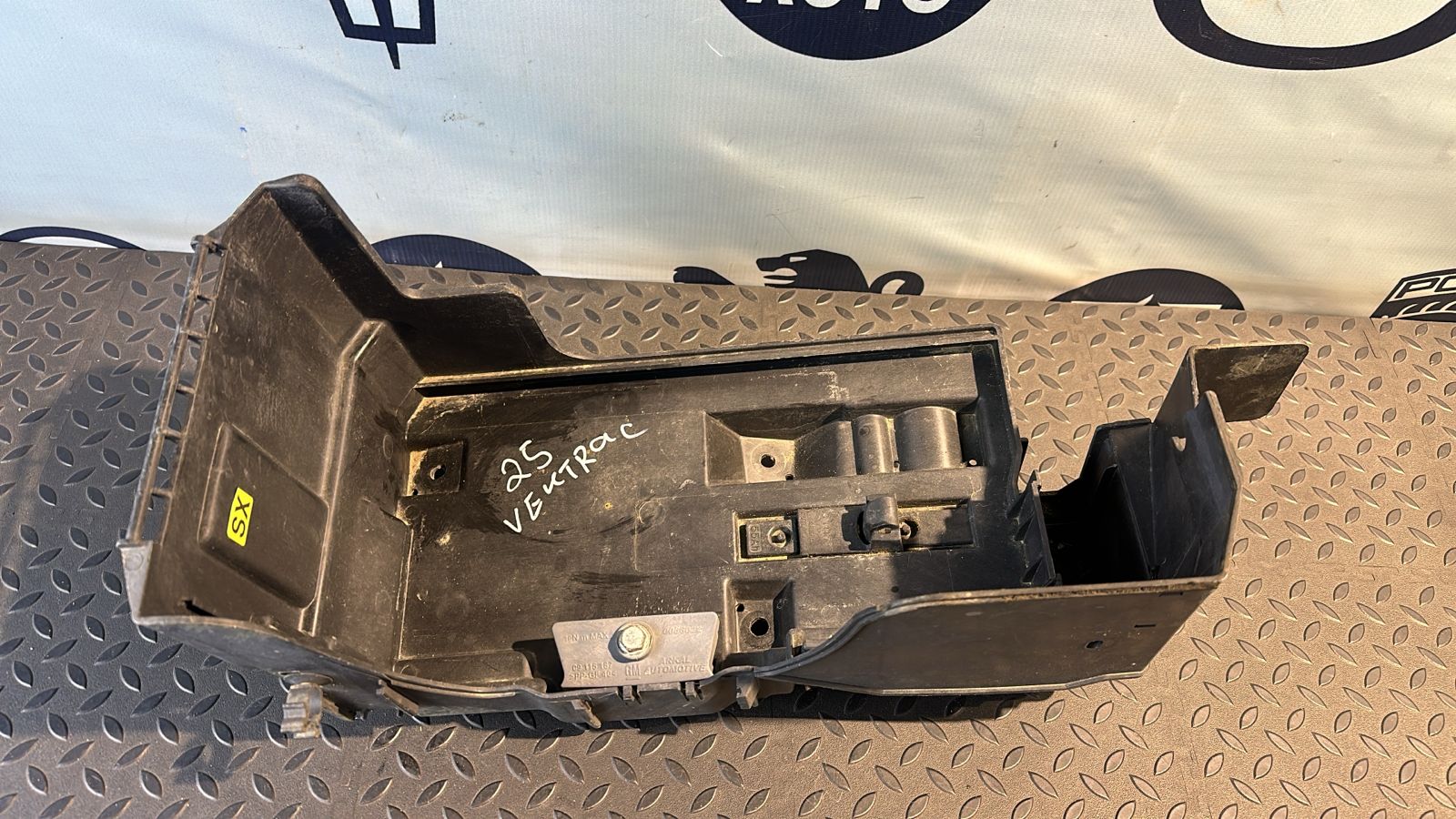 Корпус АКБ Opel Vectra/C 2002-2008