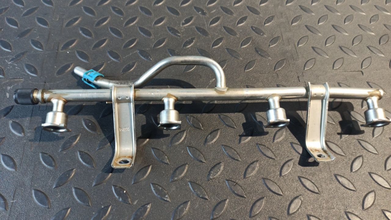 Рампа топливная Opel Astra/H 2004-2014