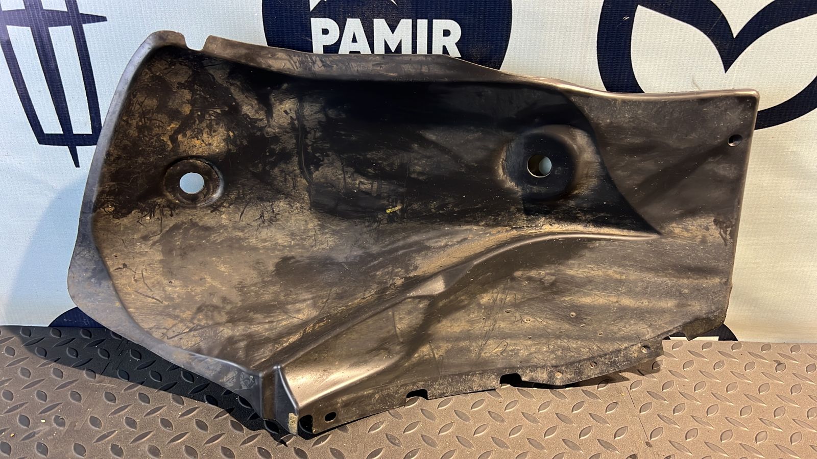 Локер (Подкрылок) задний правый Renault Sandero 2009-2014