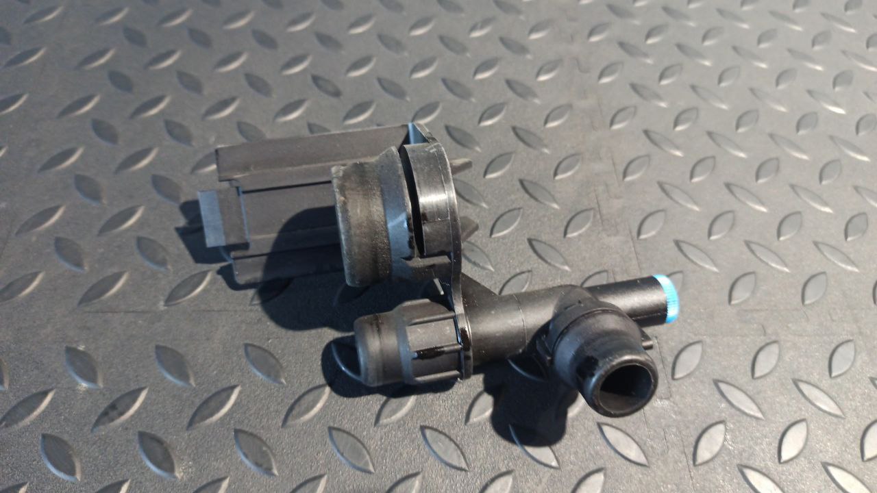 Кронштейн расширительного бачка BMW 3/E46 1998-2007