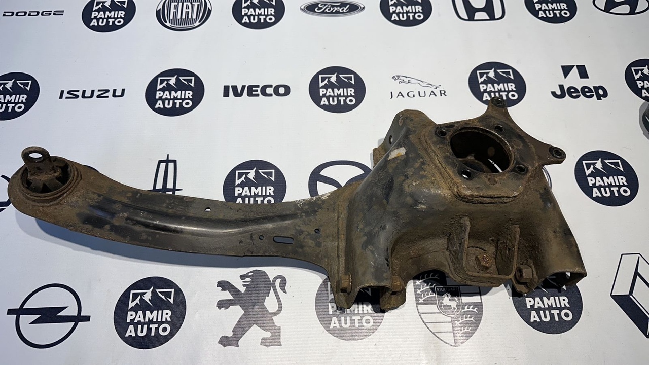 Кулак поворотный задний левый Ford C-Max 2003-2010