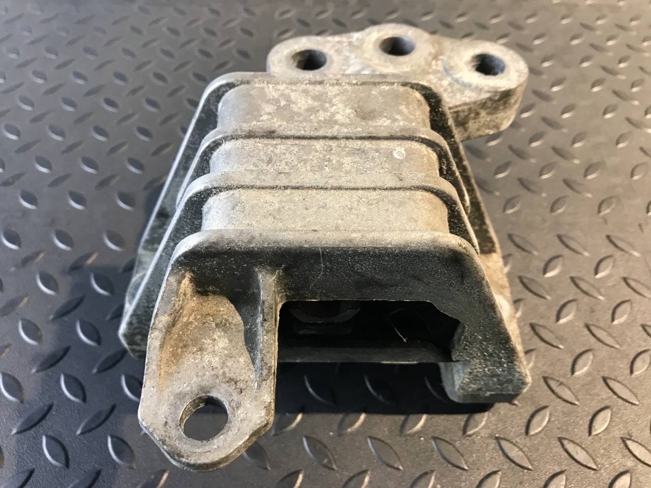 Опора двигателя Opel Vectra/C 2002-2008