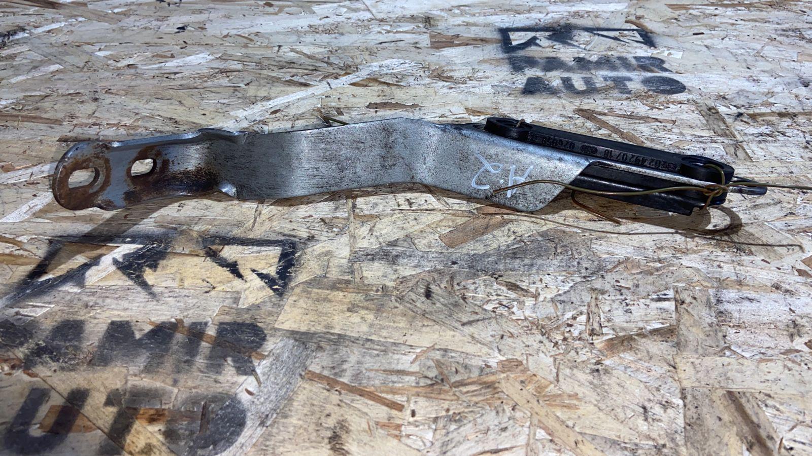 Кронштейн глушителя Mercedes E/W211 2002-2009