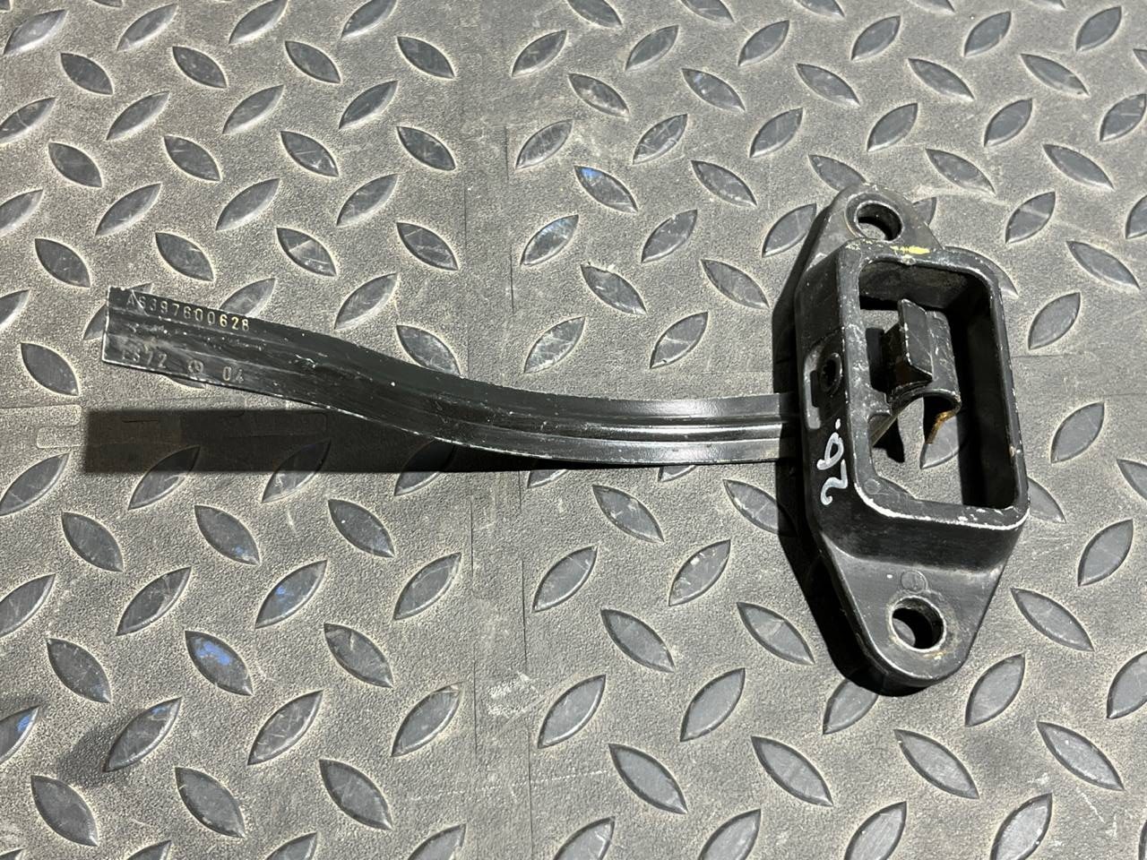 Ограничитель двери задний Mercedes Vito/W639 2003-2014