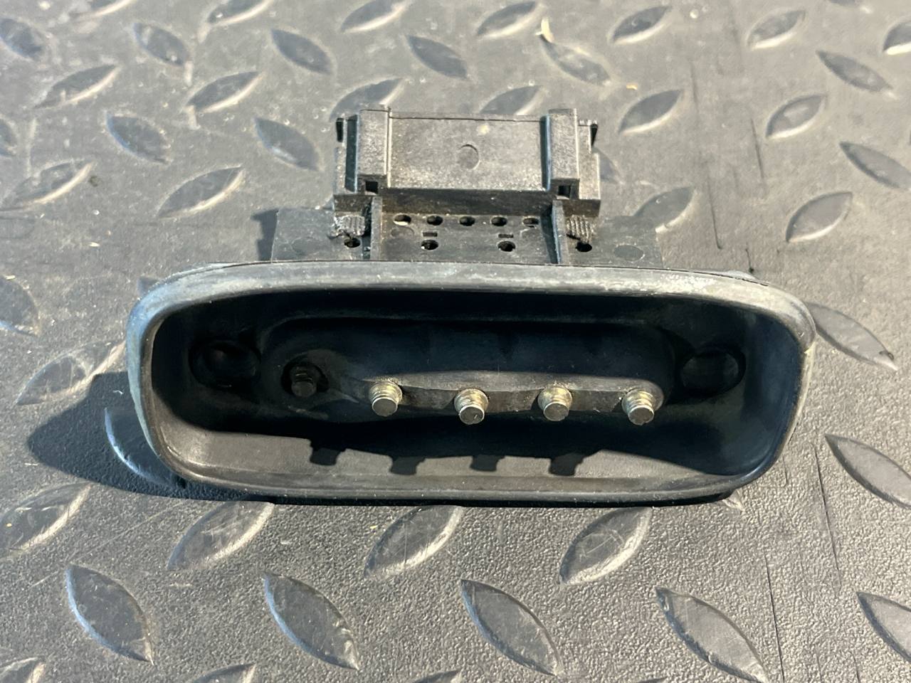 Выключатель концевой двери сдвижной Mercedes Vito/W639 2003-2014