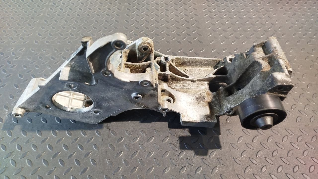 Кронштейн генератора Volkswagen Golf/4 1997-2006